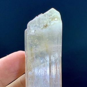 Spodumene Kunzite Crystal , Natural Kunzite , Kunzite Specimen , Raw Kunzite , Kunzite Pendant , Weight : 51.0 Grams