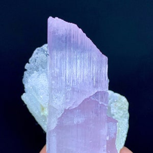 Natural Pink Kunzite Crystal with Etched Pollucite Specimen,Kunzite Crystal,Raw Mineral,Kunzite Gemstone Kuznite form Afghanistan 77.5 Garms