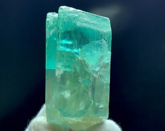 Twinned Terminated Lush Green Kunzite Crystal From Kunar , Raw Kunite , Kunzite Mineral Stone , Rough Kunzite  , 149.90 Grams