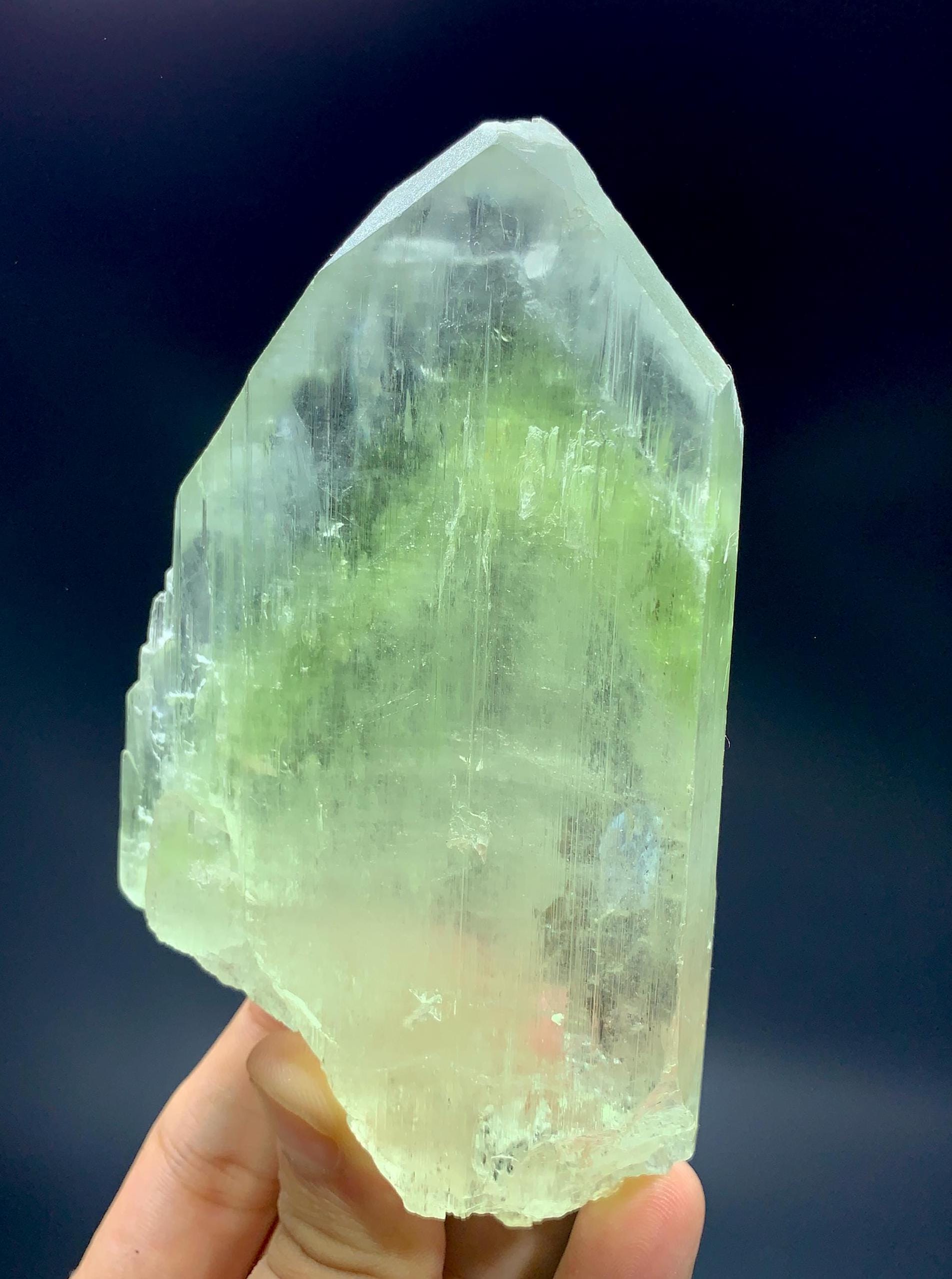 レモンイエロートリフェーンクンツァイトクリスタル（グリーン