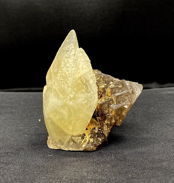 パキスタン産、方解石と立方晶系ファントム蛍石標本 - Etsy 日本