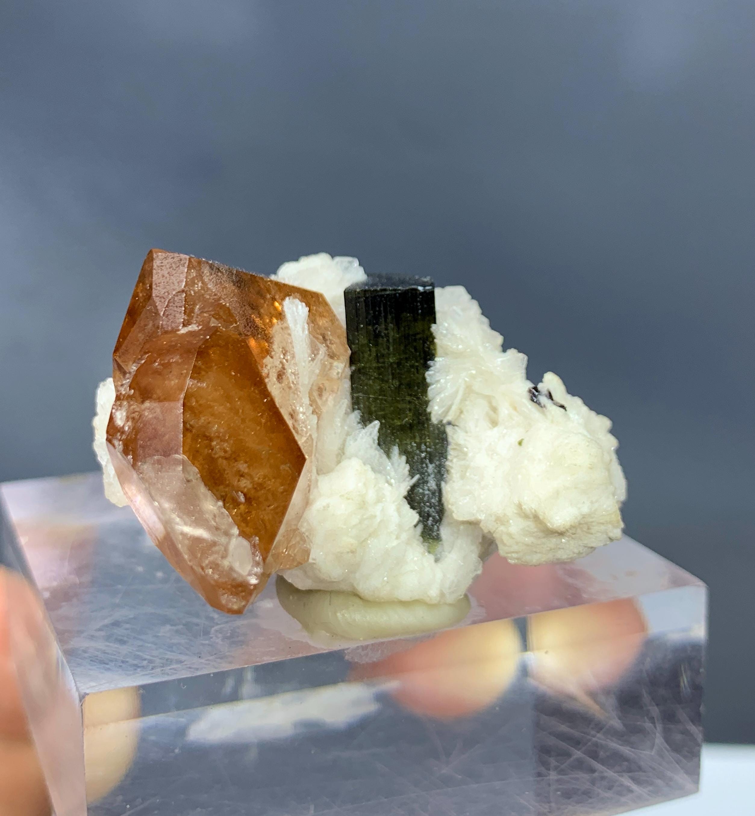 天然シェリーブラウントパーズクリスタル、グリーントルマリン、劈開石