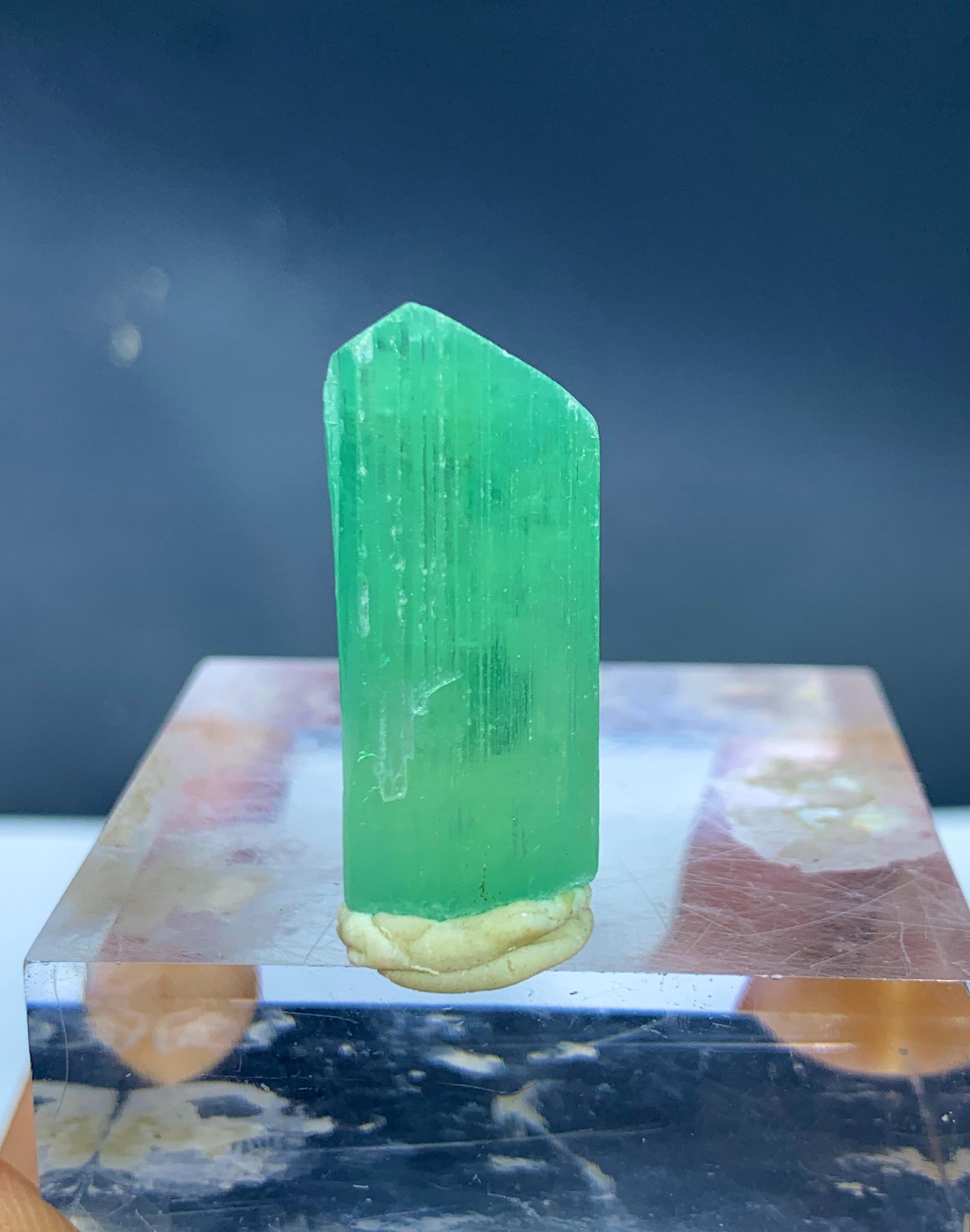 グリーンヒデナイトクンツァイト結晶標本アフガニスタン産スポジュメン