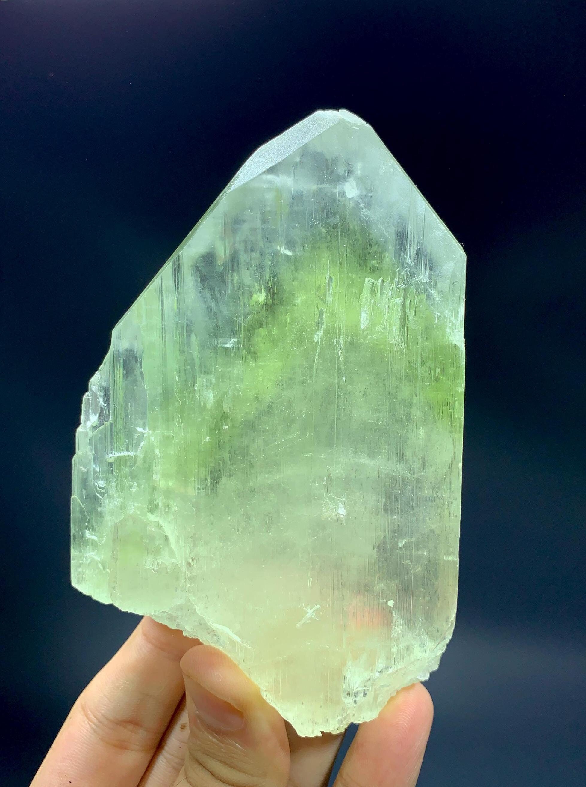 レモンイエロートリフェーンクンツァイトクリスタル（グリーン