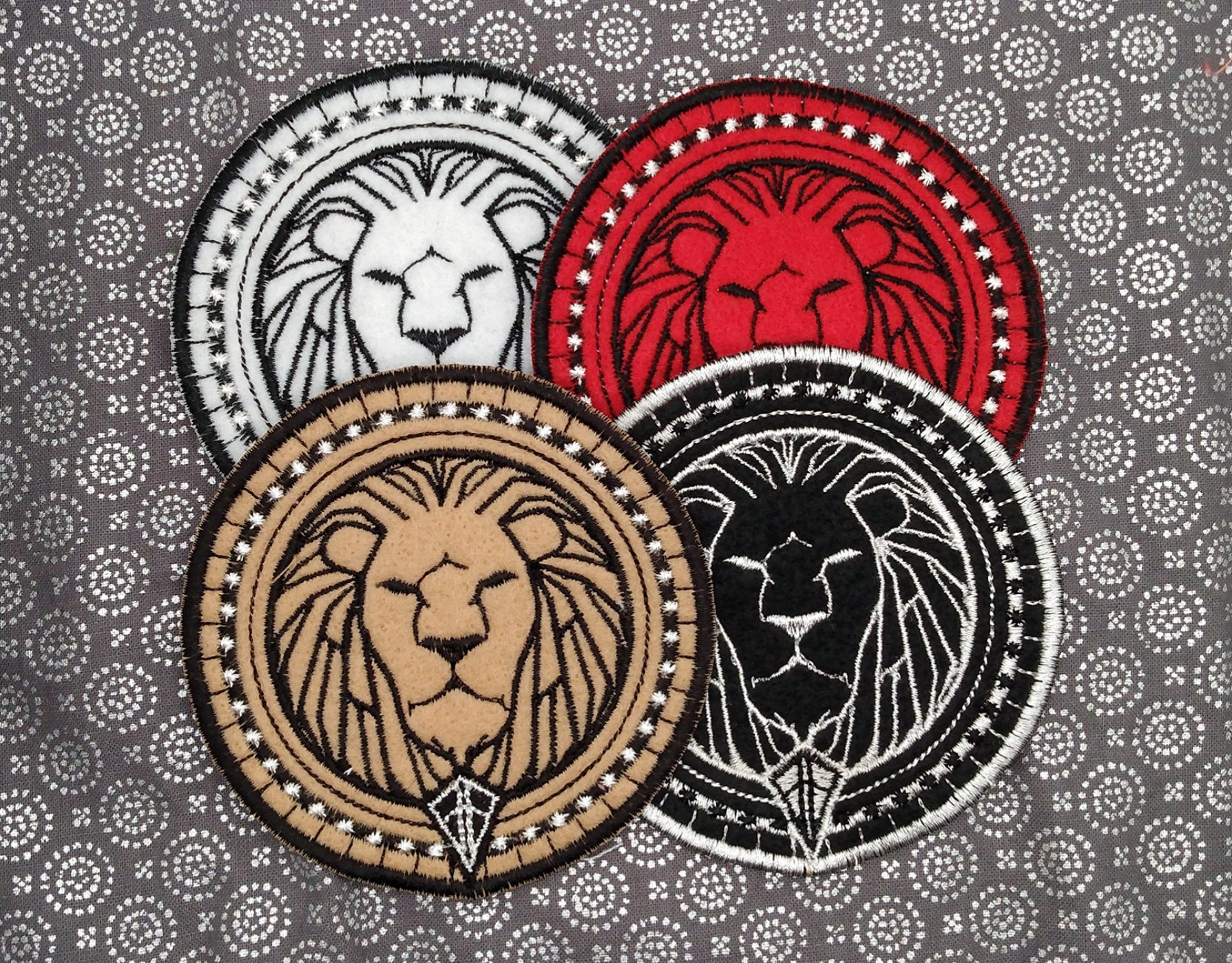 patche écusson thermocollant Lion patch lionne