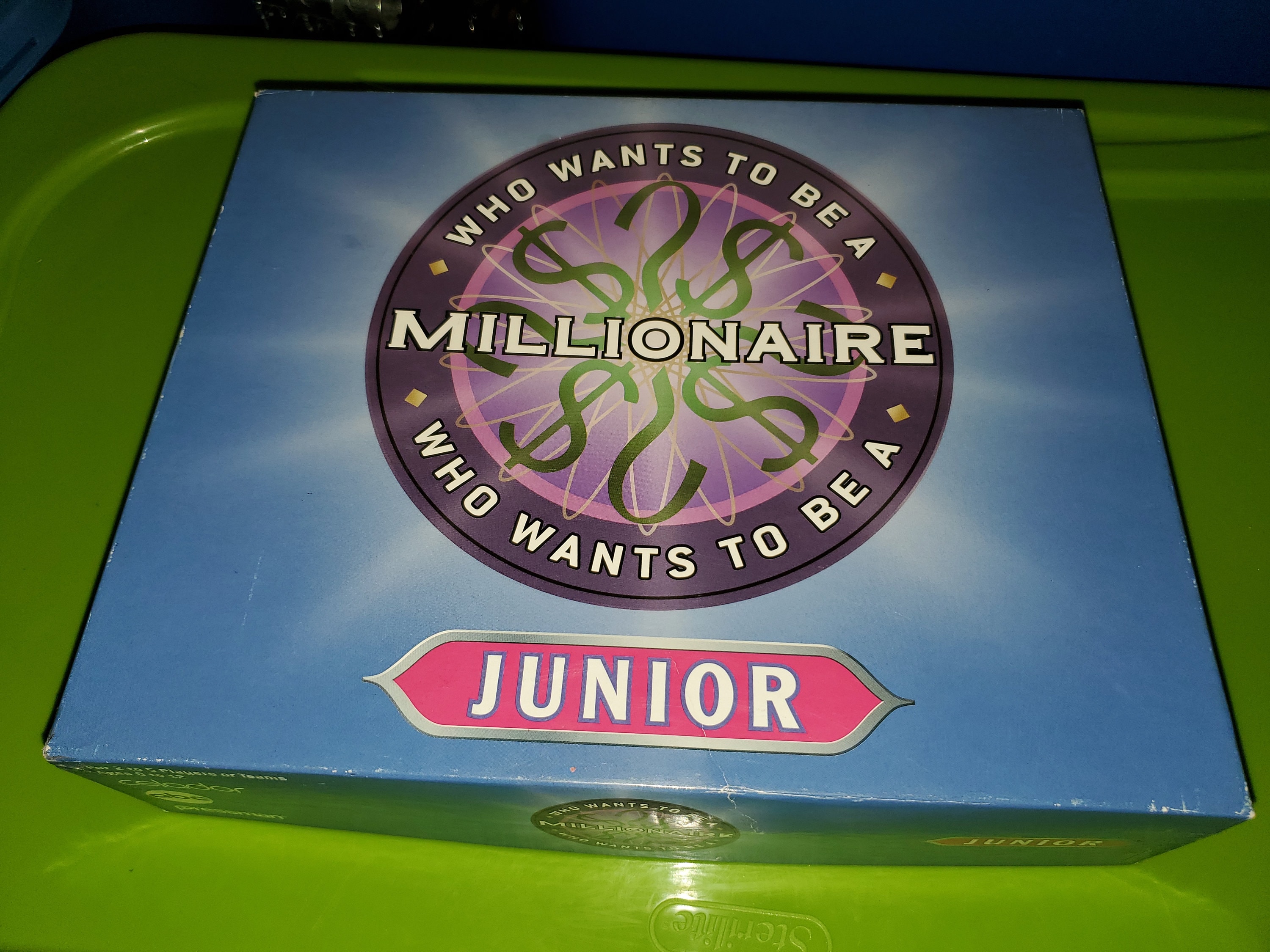 Monoply Trivial Pursuit Who wants to be a Millionaire - toys