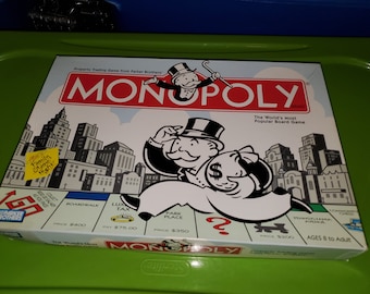 Monopoly (2004 Edition) Dented Box But LIKE NEW
