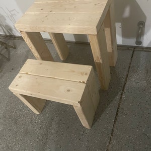 Kindertisch und Hocker aus Holz Tisch mit 2 Hockern Bild 3