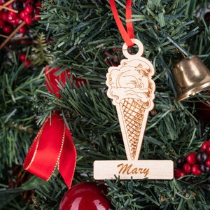 Eistüte Ornament Personalisiert, Weihnachten Geschenkanhänger, Lasergraviertes Holz Weihnachtsschmuck