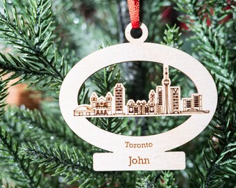 Personalisierte Toronto Skyline City Ornament, Personalisierter Toronto Kanada Weihnachtsschmuck, Erstes neues Zuhause Ornament, Weihnachtsgeschenk aus Holz