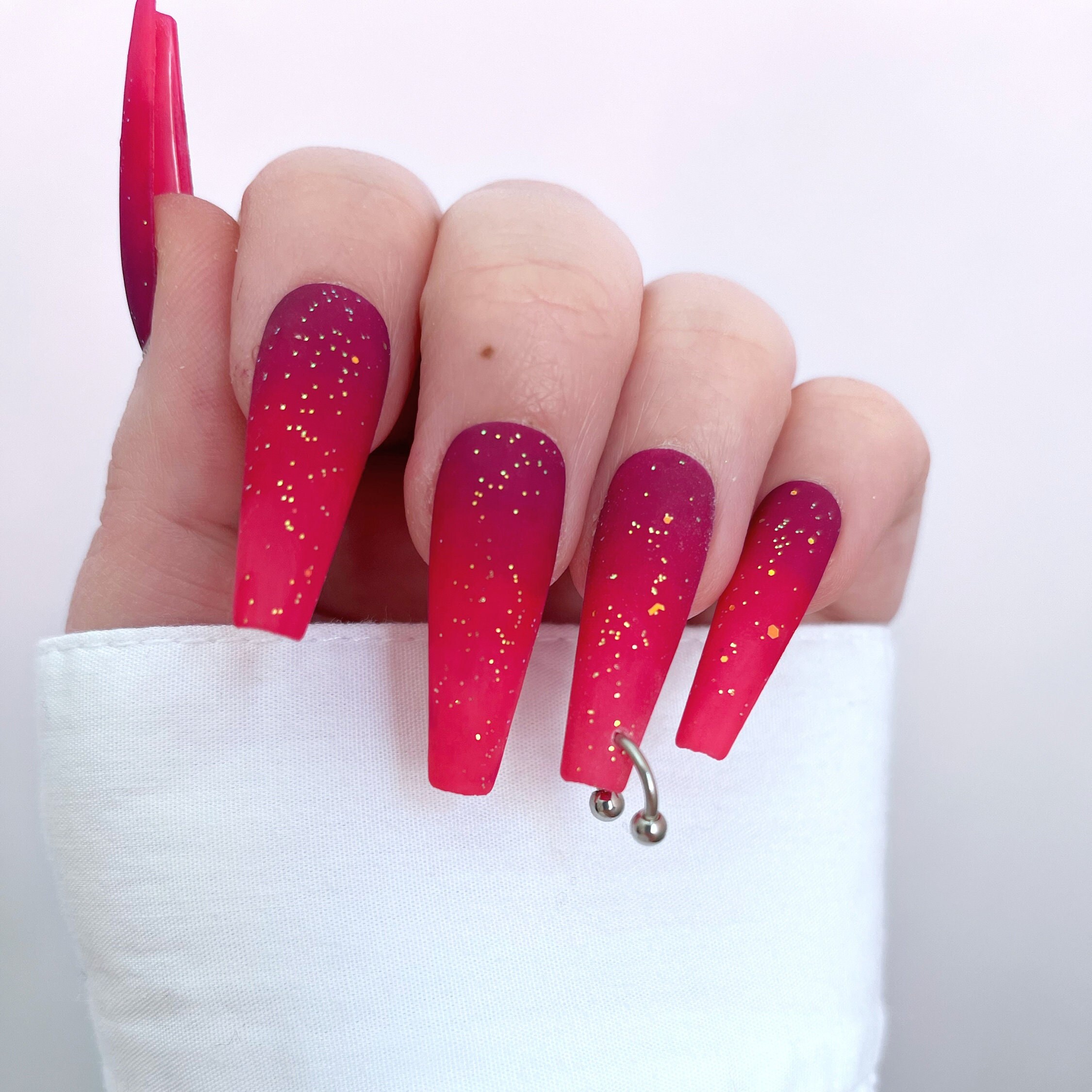 Long red coffin ombre nails