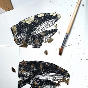 Assortiment de cartes de fête des mères faites à la main, carte d’accueil imprimée en linogravure, carte de vœux mère et bébé, carte feuille d’or. Carte mère et veau