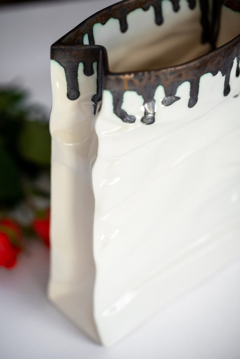 Porcelain vase bag in white with golden details,Ceramic vase bag,Ceramic modern vase,Minimalist design vase,Housewarming gift,New home gift image 8