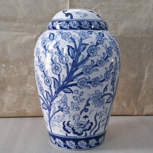 Ceramic Table Lampbase, Handmade Lampbase, Chinoiserie Lamp Base, Hand Decorated Ceramic Lampbase, 12 inches of Height, Blue and White