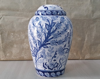 手作りの青い陶器のテーブルランプ：インドの花柄装飾（シェードなし
