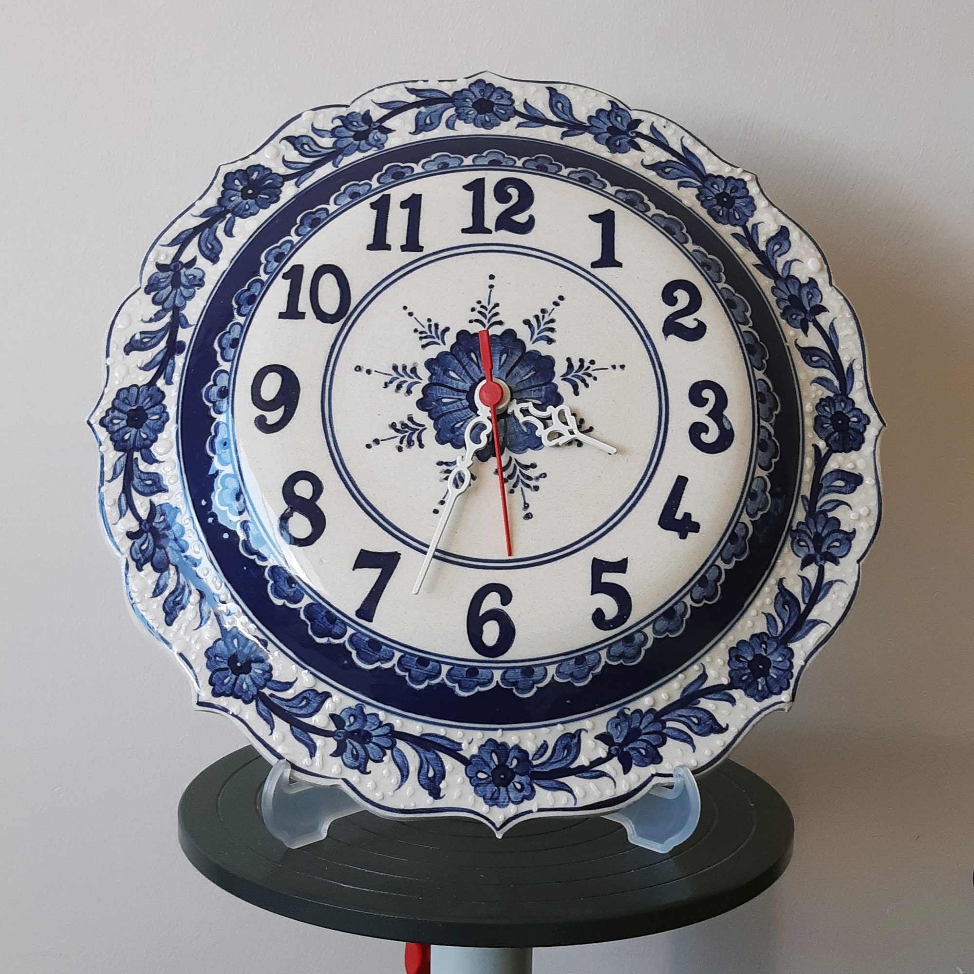 手作り陶器製壁掛け時計：ヴィンテージブルーフローラル装飾 12.2