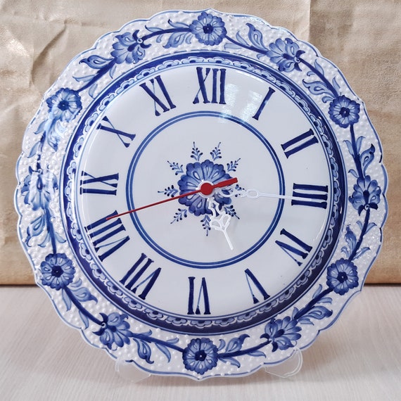 手作り陶器製壁掛け時計：ヴィンテージブルーフローラル装飾