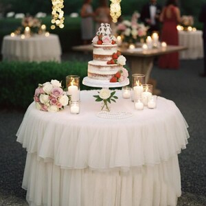 Mantel redondo escalonado con volantes para mesa de pastel de bodas, torre de champán, mesa de los novios y eventos.