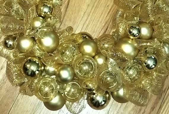 Glitter Bubbles Mesh Wreath