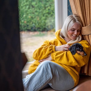 Suéter y sudadera con capucha de felpa para perro: jersey de algodón suave con diseño de canguro para mascota