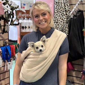 Fleece Dog Sling Carrier – Soft Cosy Pet Sling for Small Dogs and Puppies – Hands-Free, Reversible, Machine Washable
