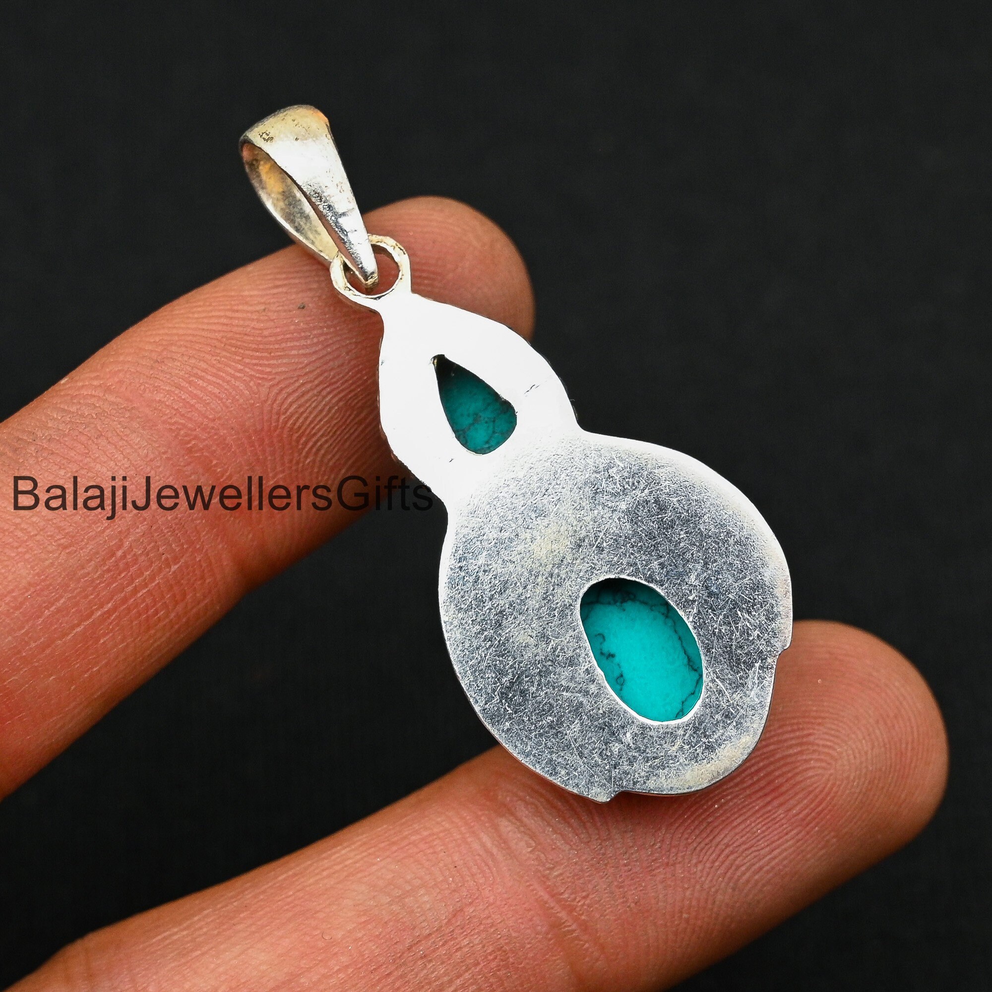 Ciondolo ovale in turchese fatto a mano: gioielli boho in argento sterling - Italia