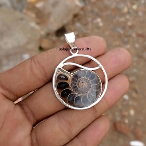 Naturligt ammonitfossilhänge, D-format hänge, handgjorda smycken, 925 sterlingsilverhänge, födelsedagspresent, designerhänge,