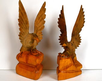 ニューカレドニア・ヌメア産のヴィンテージ木彫りカグー鳥の像。南