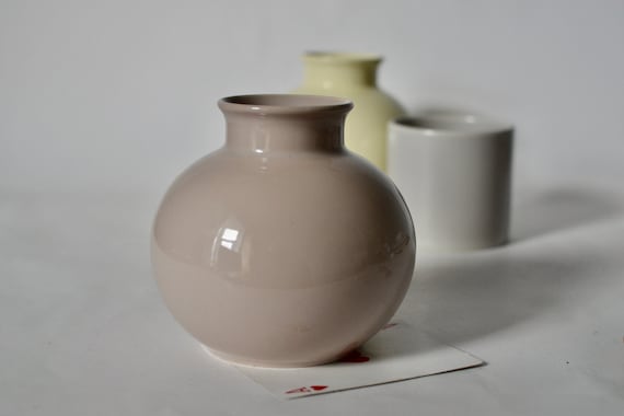 Vintage Mid-Century Petite Baby Pink Vase Vintage Mid-Century Petite Baby Pink Vase