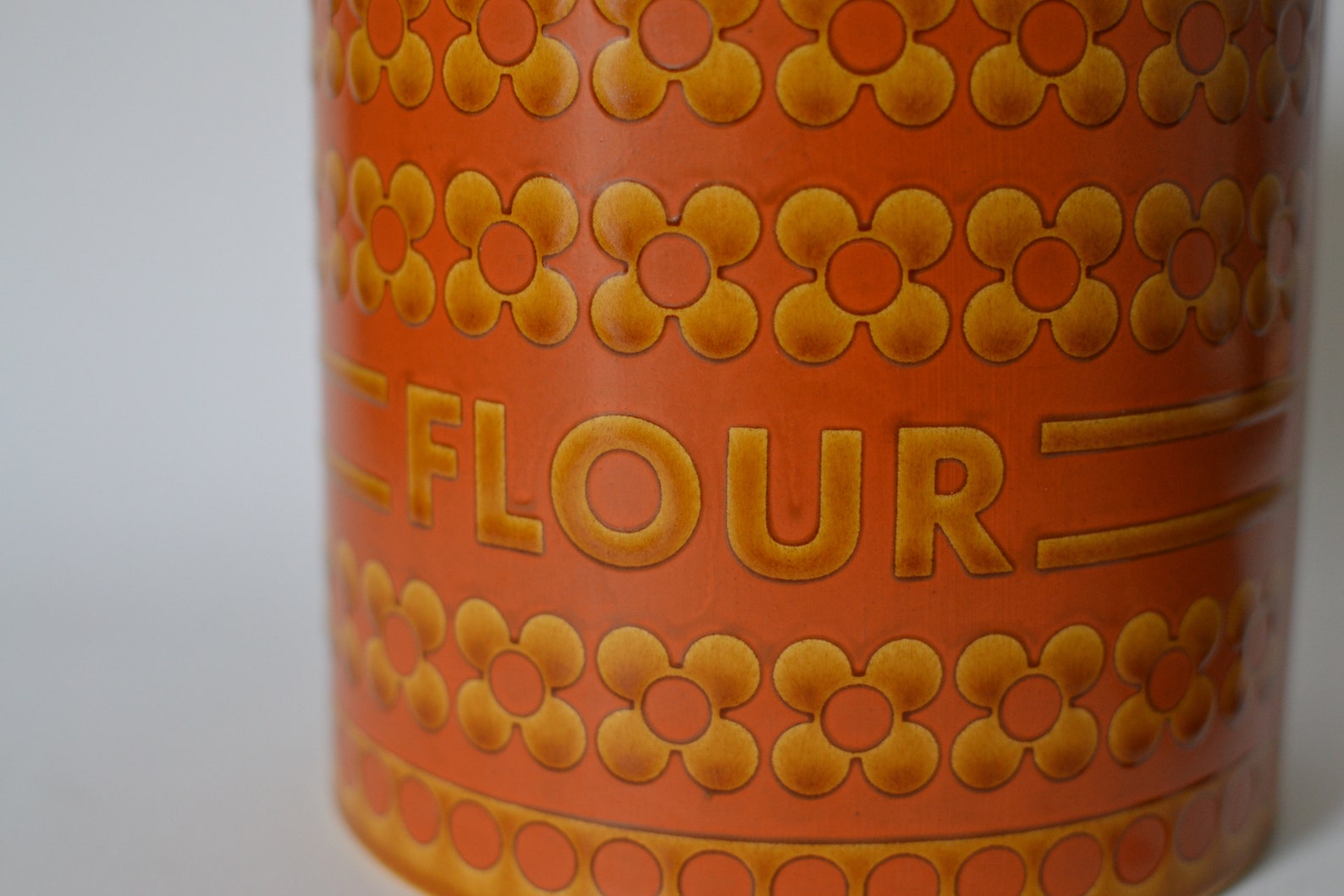 Hornsea Safran: Große glasierte Keramik Mehldose mit | Etsy