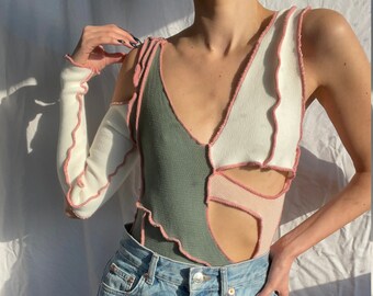 Geüpcycled patchwork bodysuit met één schouder: uitgehold breisel