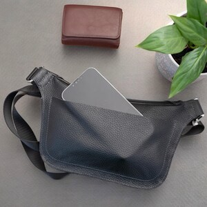 Handgefertigte Leder Gürteltasche - Personalisierte Crossbody Bauchtasche, Festival Gürteltasche, Unisex Geschenk, Reise-Gürteltasche mit individuellem Monogramm