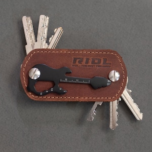 Llavero de cuero personalizado con ranura para AirTag – Organizador compacto para 6 llaves – Multiherramienta opcional – Llavero grabado, regalo para él