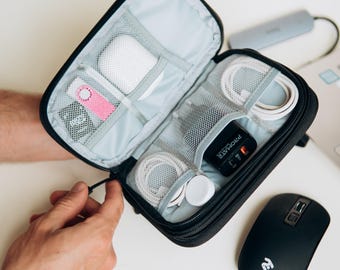 Bolsa organizadora de tecnología de viaje: funda de cuero y tela