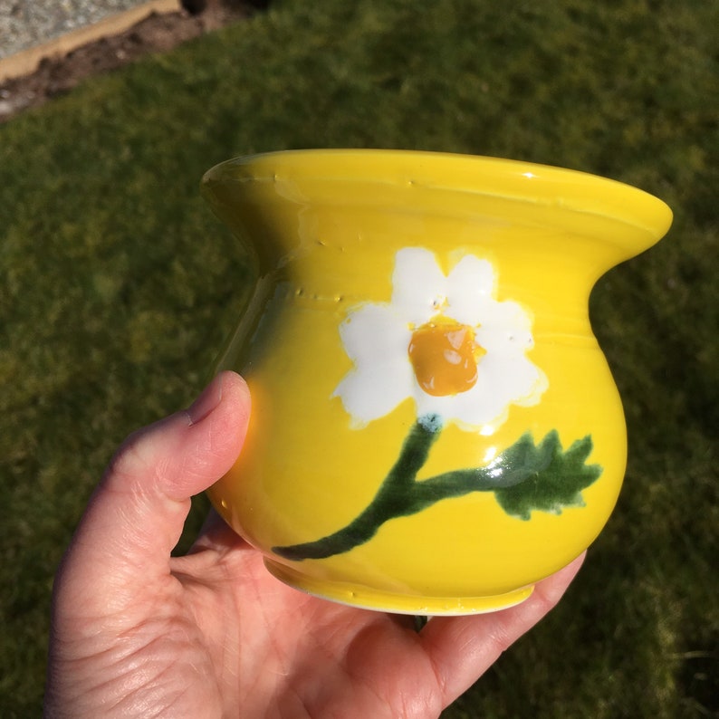 Yellow Daisy Vase image 1