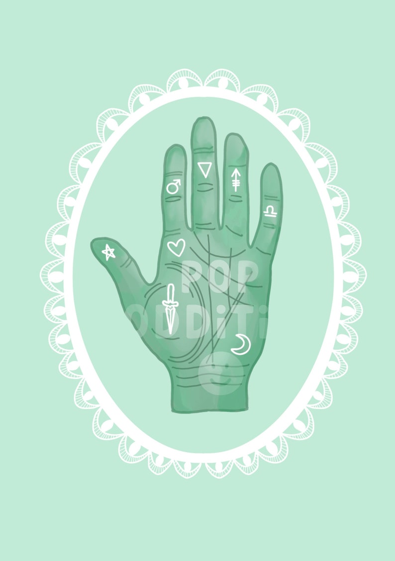 K&ouml;nnte beinhalten: Eine gr&uuml;ne Hand mit wei&szlig;en Linien und Symbolen darauf, darunter ein Stern, ein Herz, ein Dolch, eine Mondsichel, ein Kreis mit einer Linie durch ihn, ein Dreieck, ein Pfeil, ein Symbol, das wie ein m&auml;nnliches Symbol aussieht, und ein Symbol, das wie eine Waage aussieht. Die Hand befindet sich in einem wei&szlig;en ovalen Rahmen mit einem gewellten Rand.