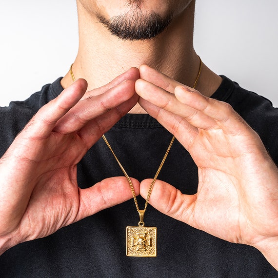Gold skull chain store
