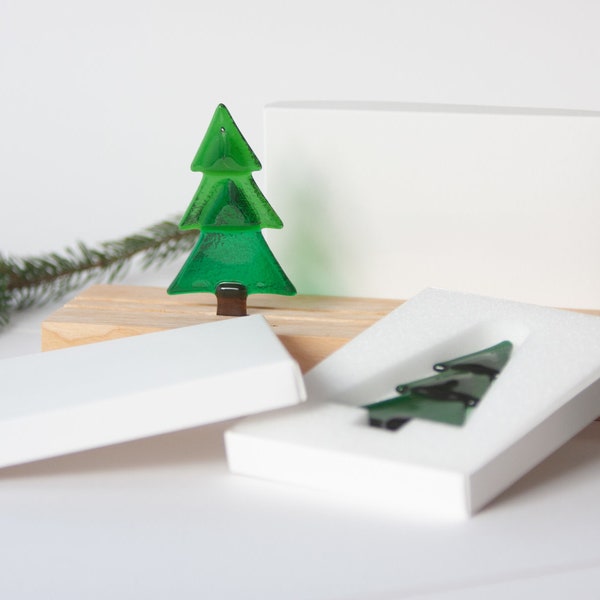 Tannenbaum aus Glas, Weihnachtsschmuck, Winterdekoration, Geschenkidee aus kleiner Manufaktur, inkl. Spende an soziales Aufforstungsprojekt