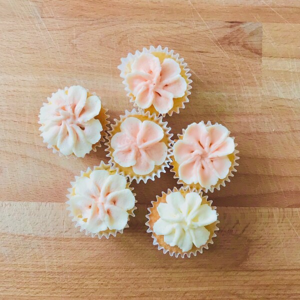 24 Sakura Mini Cupcakes, Cute, Aesthetic, Japanese, Cherry Blossom, Floral, Gift Idea, Free UK Delivery, Cake, Pink, Ombre, Spring