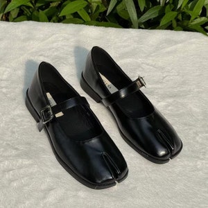 Tabi split-toe  Mary Jane flats, Split Toe Mule Slippers, Tabi Flats Shoes, Women leather Tabi Ballet Shoes  Sandal Split Toe