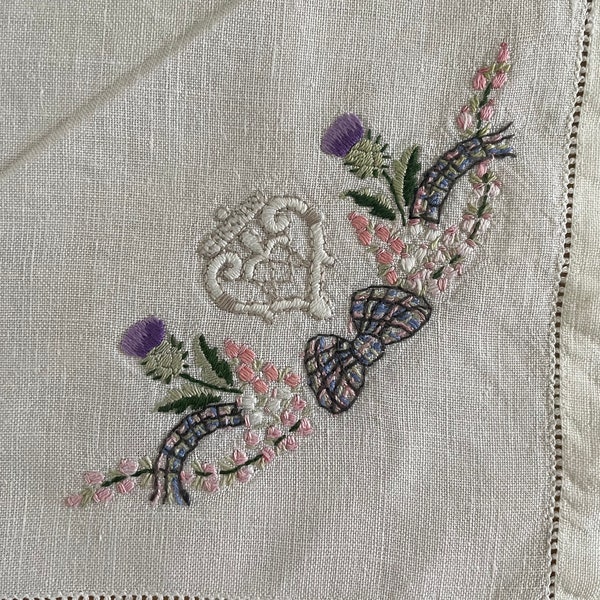 Beautiful vintage Scottish thistle and bow table runner, hand embroidered.Perfect for festive centrepieces