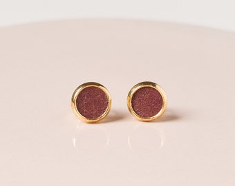 Golden minimalist flea earrings in glittery chestnut leather and stainless steel