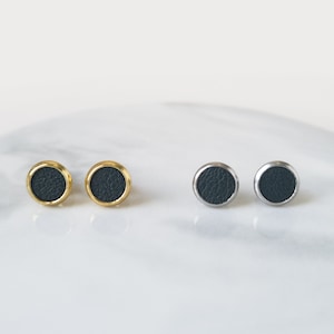 Minimalist flea earrings in green leather and silver or gold stainless steel