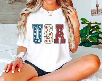 USA Floral Shirt: Retro Patriotic Women's Tee