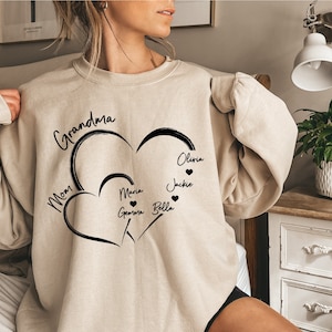 Custom Grandma Sweatshirt with Grandkids Name, Mama Heart Sweater, Mother&#39;s Day Customized Gift, Personalized Mom Pullover, Gigi, Nana Tee