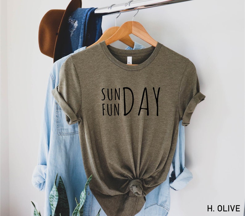 Sunday Funday Shirt, Sunday Lover Shirt, Shirt Relax Chill Weekend T-shirt, Weekend Tee, Sunday Shirt, Weekend T-shirt, Game Day Shirt bild 2