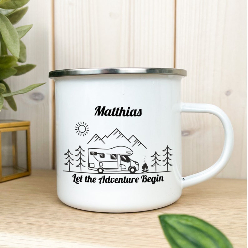 Camping Becher personalisiert mit Name, Emaille Tasse Camper Geschenk, Wohnmobil Becher, Let the Adventure Begin Bild 3