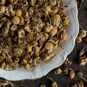 Organic Chamomile Flowers loose leaf herbal tea