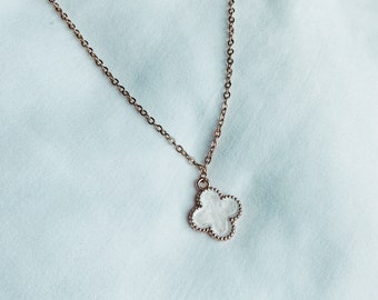White Clover Choker Gold Necklace 12.5 