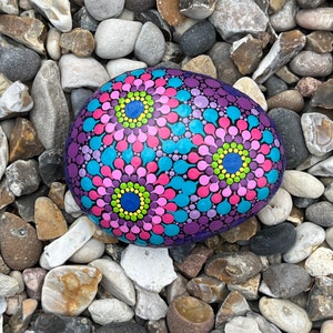 Handbemalter Mandala Stein - Polka Dot Dot Art Rock, dekoratives Ornament